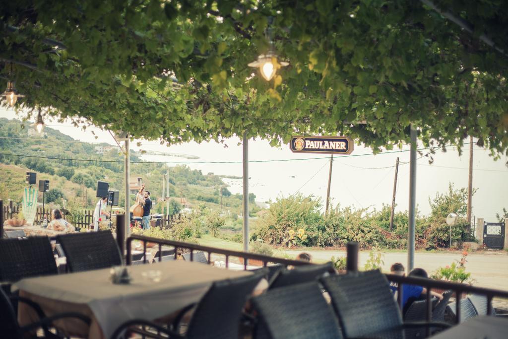 Paradies Ano Polidhendrion Bagian luar foto